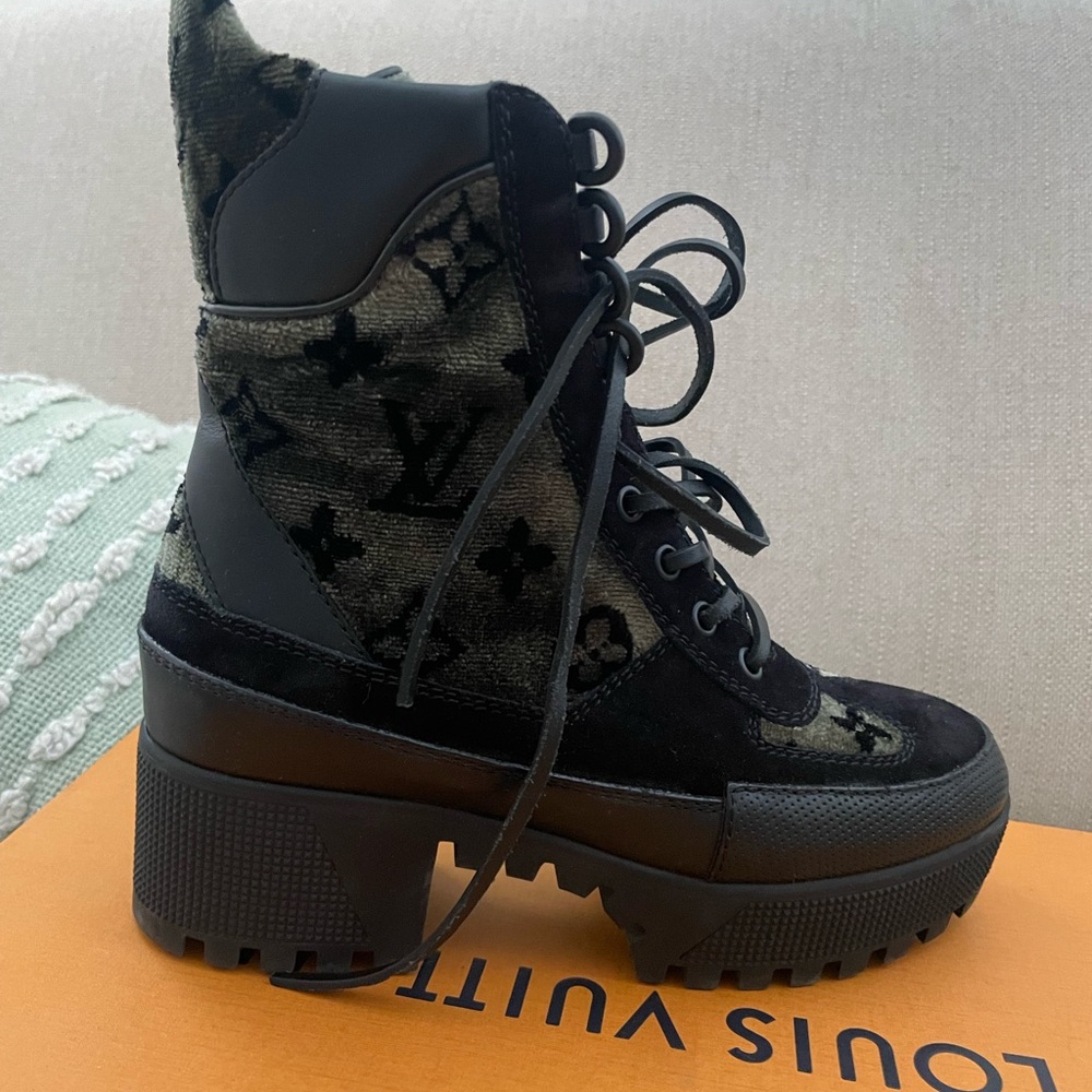 Louis Vuitton Women's Black and Green Boots